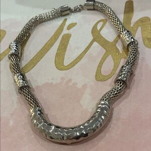 Elegant Shiny Silver Tone Mesh And Hammered Section Dual Sided Necklace